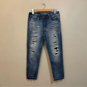 American Eagle Outfitters Distressed Cropped Denim w Raw Hem – Size 8 GUC